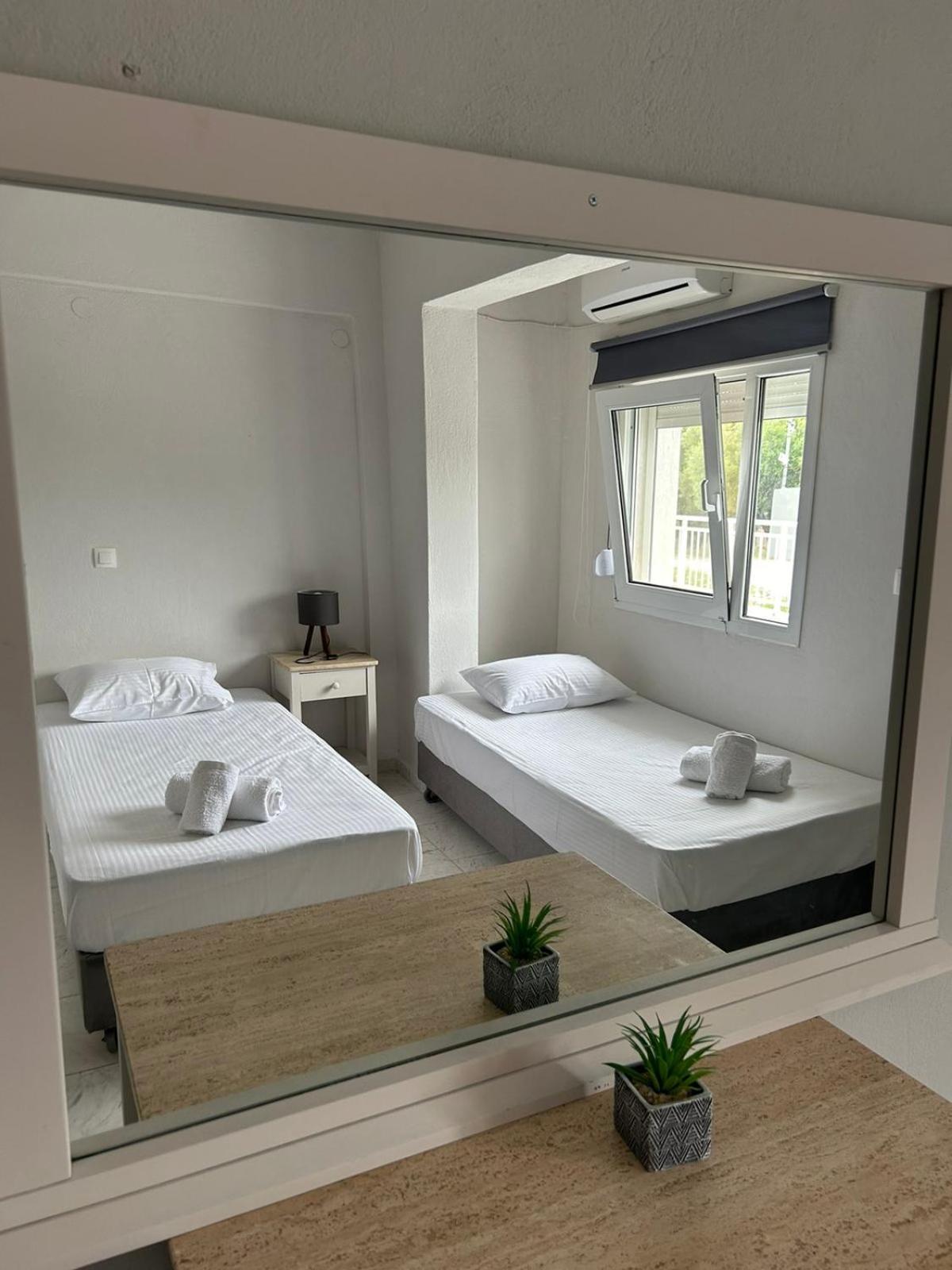 Marele Hills Apartments Néa Fókaia Habitación foto